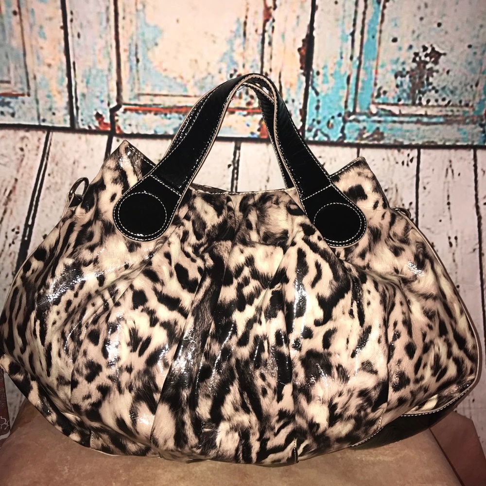 NEW DIRECTIONS~Oversized Animal Print Purse~OS